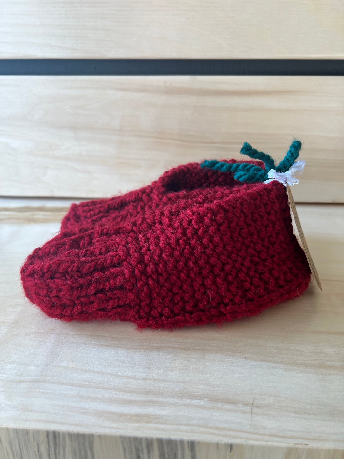 Grama Slippers *cranberry(size 5-7)